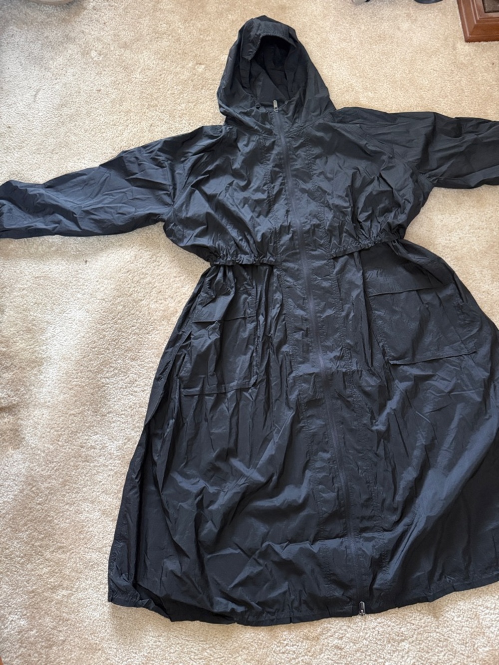 Arhleta Lightweight Longline Black Hooded Raincoat Shell. Size XL. NWOT